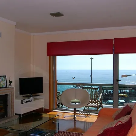 Апартаменты Modern Beachfront Вила-Нова-ди-Гая